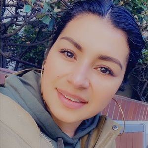 Meet your Posher, Alma